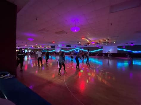 Fv skate - The top things to do on an I-10 road trip. 55 Places. 56:13. 3,026 mi. 2864716. Help. Fountain Valley Skating Center is a Skating Rink in Fountain Valley. Plan your road trip to Fountain Valley Skating Center in CA with Roadtrippers.